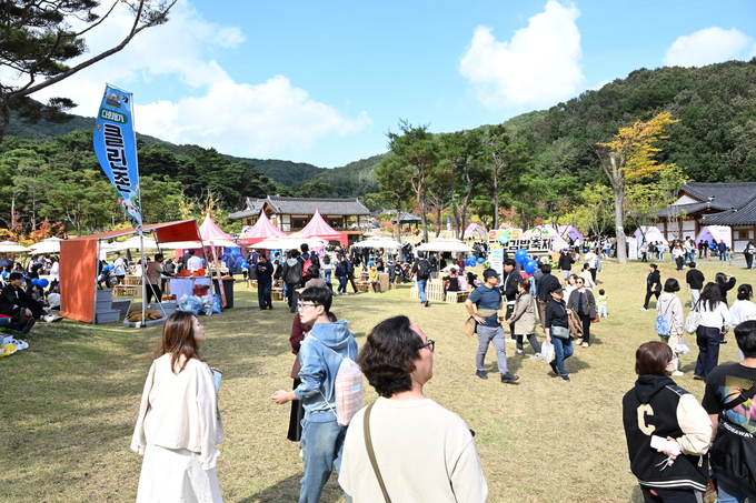 ▲ 화창한 가을 날씨 속에 전국 각지에서 찾아온 방문객들이 축제를 즐기고 있다.