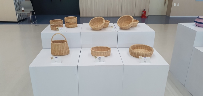 ▲ 지난 24일부터 오는 28일까지 한동대학교 제네시스랩에서 열리고 있는 ‘제54회 교정작품전시회’ 모습. 황영우 기자