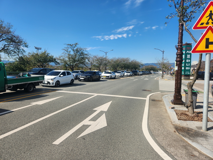 ▲ 27일 오전 보문단지 방향 도로 정체 상황. 서의수 기자