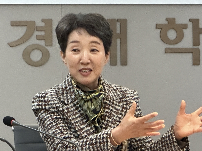 ▲ 대경대 이채영 총장이 한·미 글로벌 K-컬처 인재양성에 대해 설명하고 있다. 대경대.