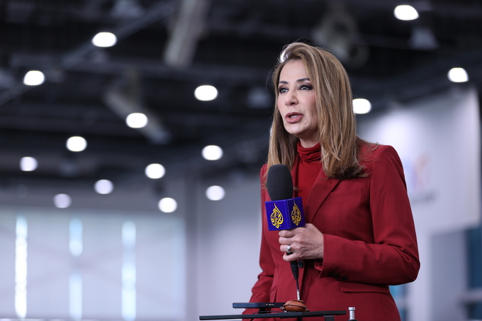 ▲ 29일 오전 경주APEC 국제미디어센터에 국내외 취재진들이 속속 자리한 가운데 한 외신기자가 취재하고 있다. 김영환 기자 yhk@kyongbuk.com