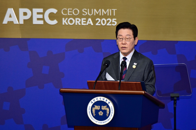 ▲ 이재명 대통령이 29일 경북 경주예술의전당에서 열린 ‘APEC CEO(최고경영자) 서밋’ 개회식에서 특별연설을 하고 있다. 공동취재