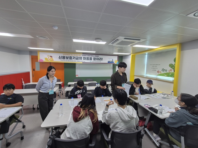 ▲ 경산교육지원청은 학생들의 생활 속 경제 감각과 올바른 금융 습관 형성을 돕기 위한 ‘2025 경산 머니 페어’를 개최했다. 2025 경산 머니 페어. 경산교육지원청.