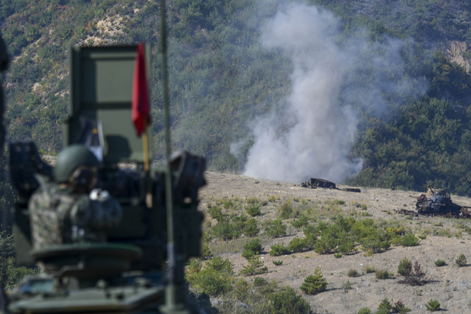 ▲ 해병대 1사단 상륙장갑차대대가 지난 29일 포항 수성사격장에서 상륙돌격장갑차에 장착된 RCWS를 통해 사격훈련을 진행한 모습. 해병대 1사단 제공