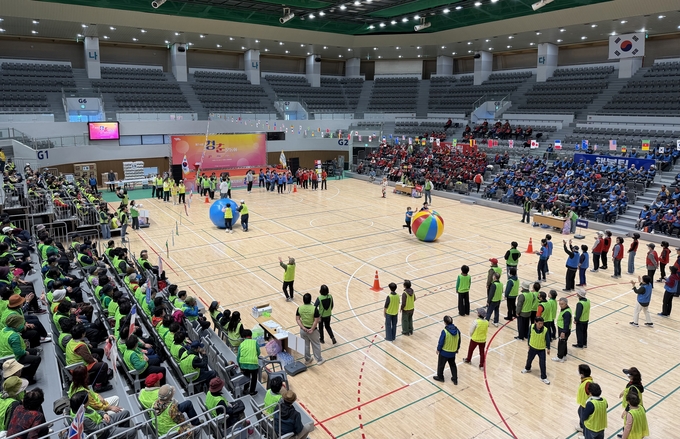 ▲ 포항시노인복지회관, ‘제14회 청춘운동회’