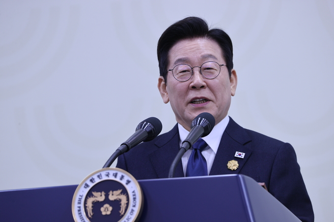 ▲ 이재명 대통령이 1일 오후 경북 경주 국제미디어센터(IMC)에서 아시아태평양경제협력체(APEC)정상회의 기자회견에서 취재진의 질문에 답하고 있다.김영환 기자 yhk@kyongbuk.com