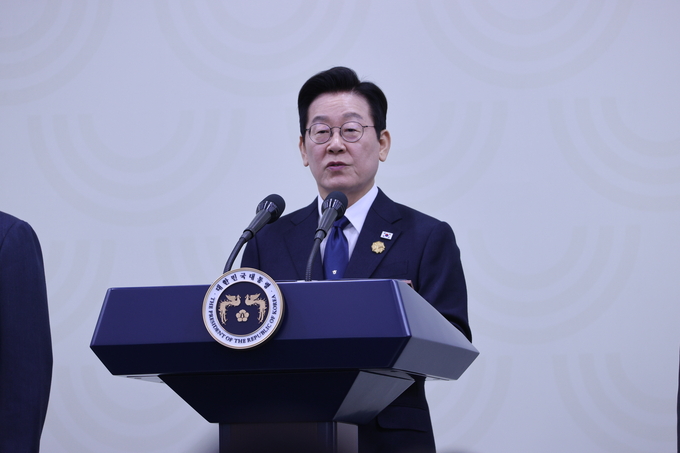 ▲ 이재명 대통령이 1일 오후 경북 경주 국제미디어센터(IMC)에서 아시아태평양경제협력체(APEC)정상회의 기자회견에서 모두발언을 하고 있다.김영환 기자 yhk@kyongbuk.com