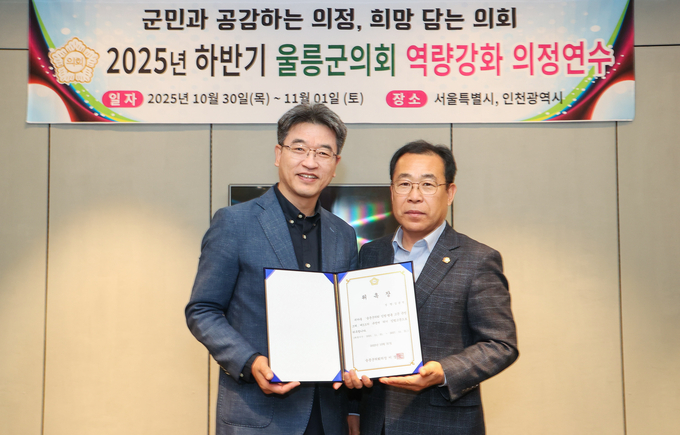 ▲ 이번에 입법 고문으로 위촉된 김용석 한국산업기술원 좋은정책연구소 소장(사진 왼쪽)