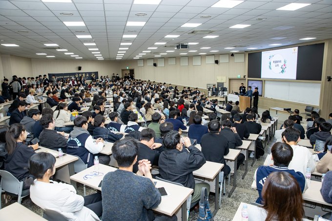 ▲ 영남대 경영대학은 1일 오후 상경관에서 ‘2025 금의환교 페스티벌’을 개최했다. 영남대.