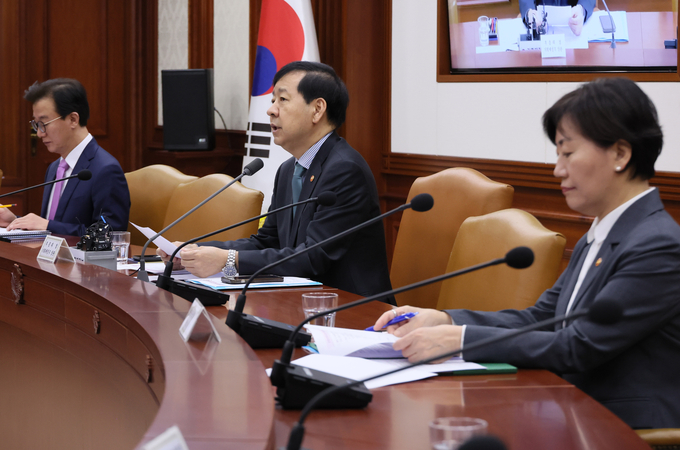 ▲ 구윤철 부총리 겸 기획재정부 장관이 4일 서울 종로구 정부서울청사에서 열린 산업경쟁력강화 관계장관회의에서 발언하고 있다.연합