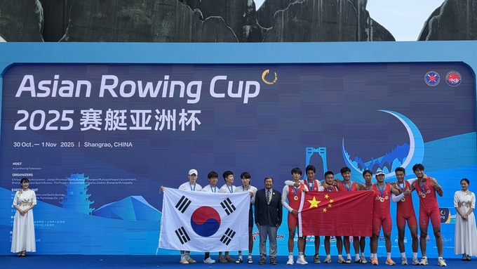 ▲ 경북도청 소속 남자 조정팀이 지난 1일 중국 상라오에서 막내린 ‘2025 아시아컵 조정대회’에서 은메달을 차지했다.