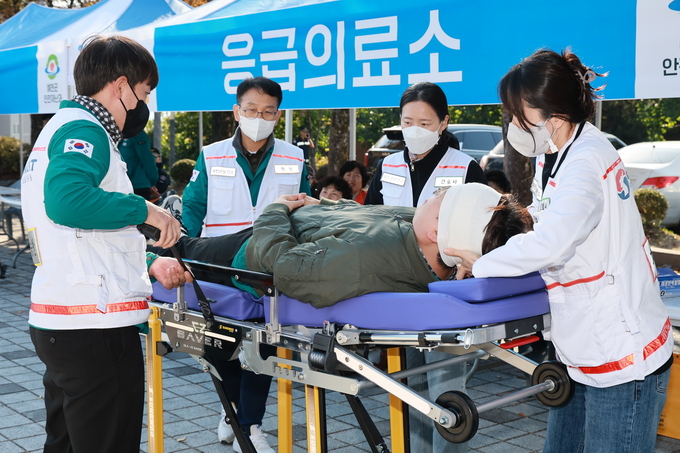 ▲ 4일 오후 2시, 예천군문화회관에서 ‘2025 재난대응 안전한국훈련’을 하는 장면, 예천군 제공