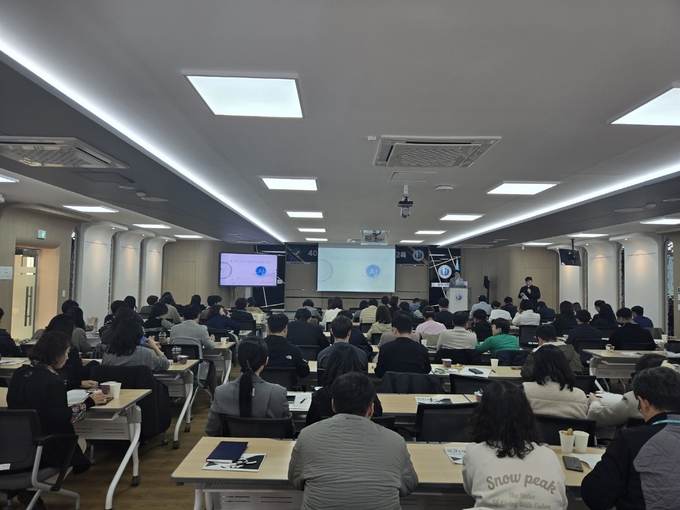 ▲ 영주시는 6일부터 7일까지 이틀간 동양대학교 메타톤 공간에서 전 공무원을 대상으로 ‘2025년 하반기 민원소통 및 역량강화 교육’을 운영하고 있다.