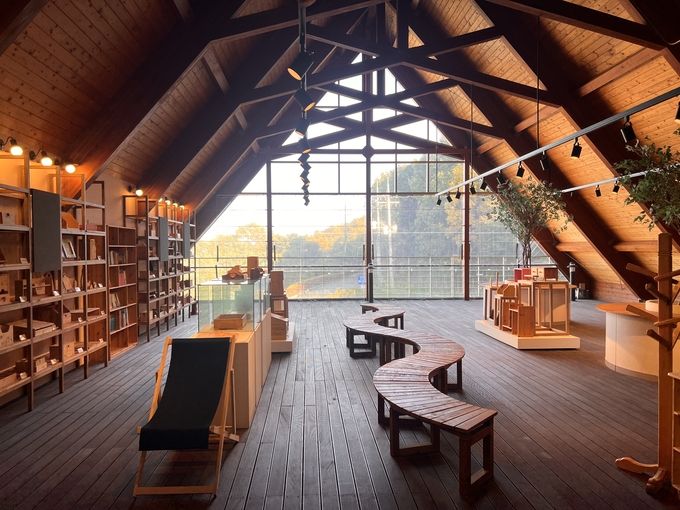 ▲ 상주시가 최근 성주봉 한방산업단지 내 목재문화 체험장 3층을 리모델링해 개방한 체류형 실내 복합공간인 ‘목재라운지’ 전경. 상주시 제공