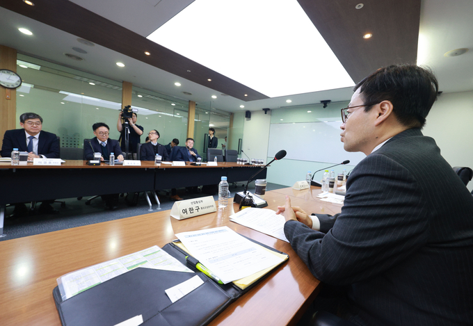 ▲ 여한구 산업통상부 통상교섭본부장이 10일 서울 송파구 한국철강협회에서 열린 철강 보호무역조치 관련 민관 합동 점검회의에서 발언하고 있다. 연합