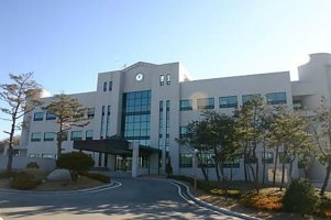 ▲ 대구지검 안동지청(지청장 구미옥)은 같은 아파트에 거주하는 20대 여성들의 집에 여러 차례 침입한 30대 남성 A씨를 주거침입 및 스토킹처벌법 위반 혐의로 불구속 기소했다고 10일 밝혔다.