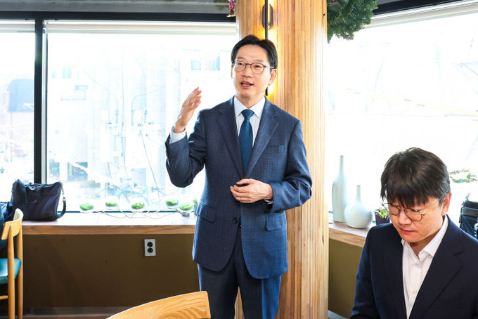 ▲ 김경수 대통령 직속 지방시대위원장이 11일 용산구 모처에서 대통령실 출입 지방종합일간지 기자들과 간담회에서 인사말을 하고 있다. 사진제공=지방시대위원회