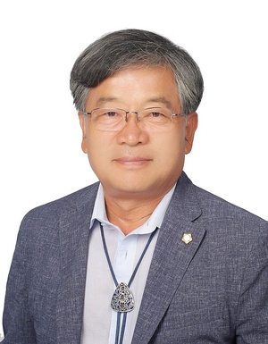 ▲ 안동시의회 이재갑 의원이 ‘안동시 농업작업 안전재해 예방 및 지원 조례’를 대표발의하고 오는 12월 31일까지 입법예고에 들어갔다.