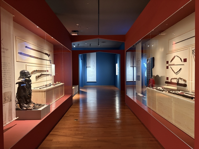 ▲ 경산시립박물관은  14일 특별기획전 ‘경산에서 타오른 의병의 불꽃_임진왜란의 기억’을 개막했다. 전시는 2026년 5월 10일까지 무료로 진행된다. 경산시.