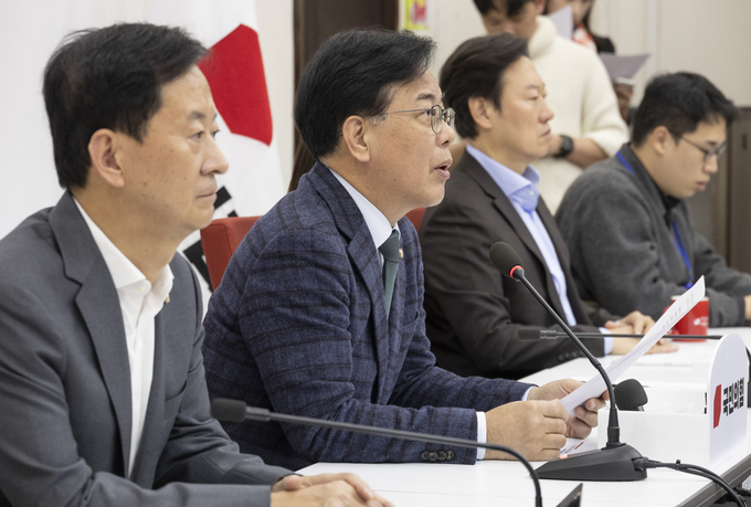 ▲ 국민의힘 송언석 원내대표가 16일 국회에서 열린 현안 관련 기자간담회에서 발언하고 있다.연합
