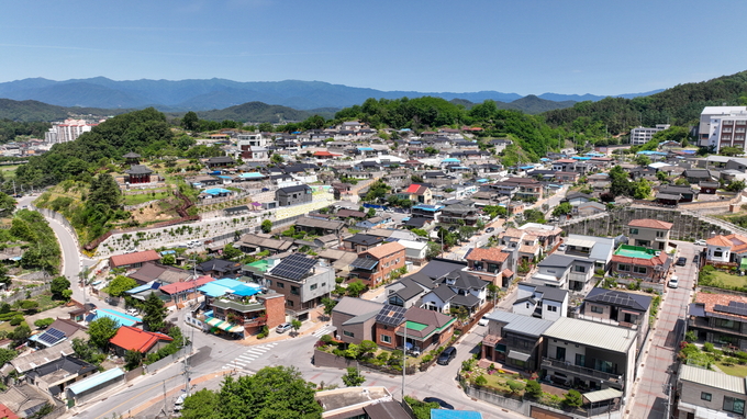 ▲ 2026년 경상북도 경관디자인사업 공모에서 공공디자인 분야 최종 선정된 영주시 관사골 벽화마을 전경. 영주시