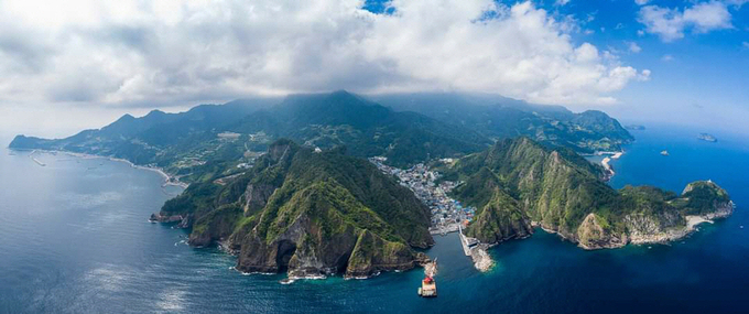 ▲ 울릉군(군수 남한권)은 12월 중순 예정된 울릉도–포항 노선 여객선 공백 우려에 대한 주민 불안이 커지는 가운데, 해양수산부와 긴밀한 협의를 통해 대체 여객선 ‘썬라이즈호’의 투입을 최종 확정했다고 19일 밝혔다.