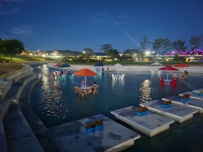 ▲ 올해 새롭게 조성된 ‘물속 걷는 길’