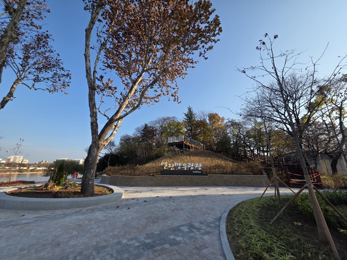 ▲ 대구 동구청이 재정비사업을 통해 불법 건축물을 철거하고, 해당 부지에 넓은 광장을 조성했다. 전재용 기자